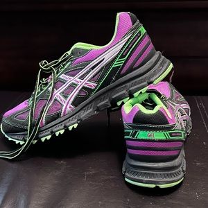 ASICS tennis shoes size 11.